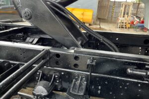 サムネイル: 平成24年　いすゞ　フォワード　４トンダンプ　電動コボレーン付（車検令和7年12月）