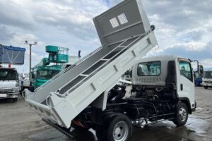 サムネイル: 平成24年　いすゞ　フォワード　４トンダンプ　電動コボレーン付（車検令和7年12月）