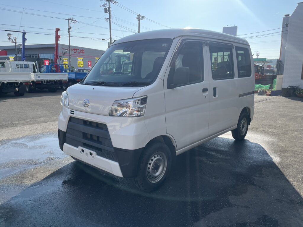 平成31年　ダイハツ　ハイゼットカーゴ４WD　車検2年付　アイドリングストップ