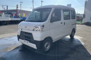 平成31年　ダイハツ　ハイゼットカーゴ４WD　車検2年付　アイドリングストップ