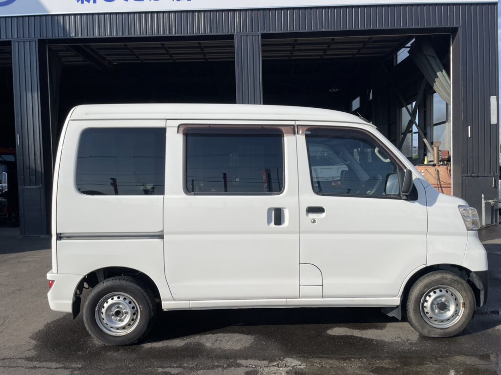 平成31年　ダイハツ　ハイゼットカーゴ４WD　車検2年付　アイドリングストップ