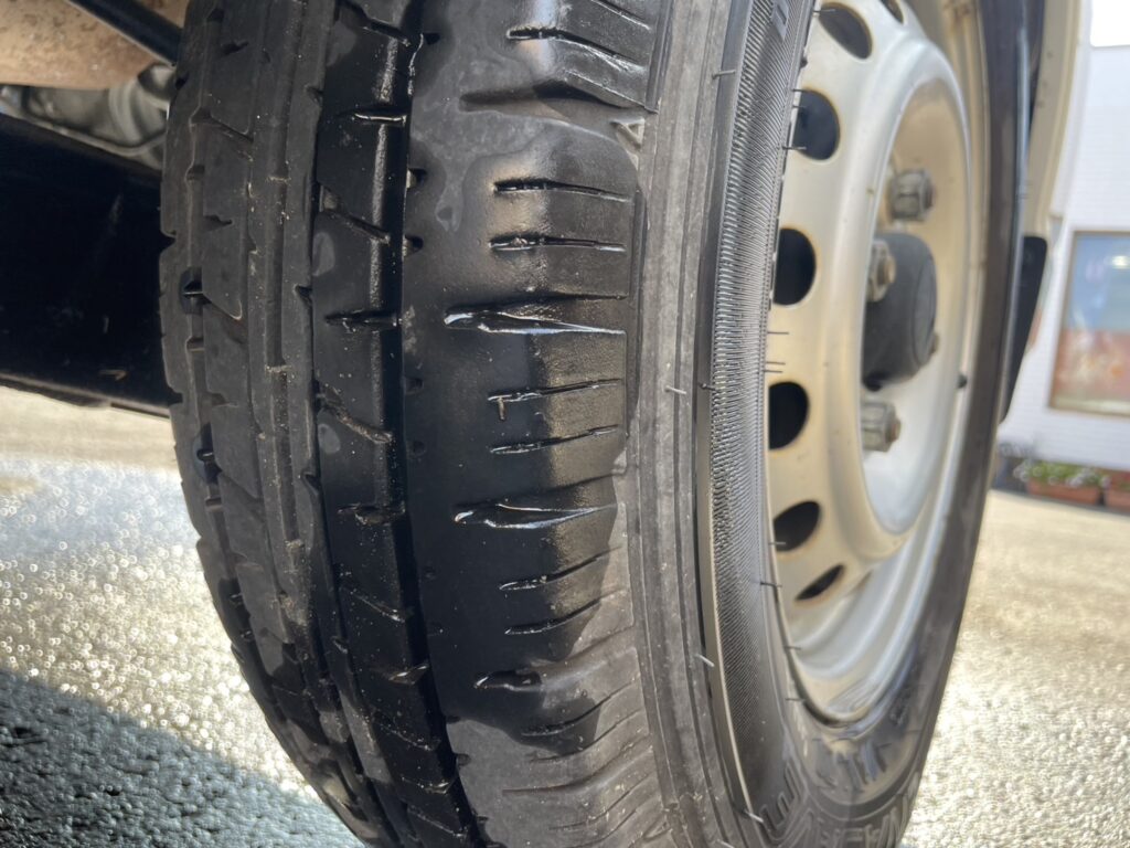 平成31年　ダイハツ　ハイゼットカーゴ４WD　車検2年付　アイドリングストップ