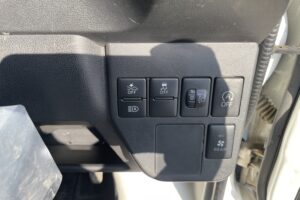 サムネイル: 平成31年　ダイハツ　ハイゼットカーゴ４WD　車検2年付　アイドリングストップ