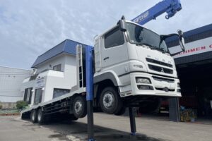 サムネイル: 平成22年　三菱　スーパーグレート　大型4段クレーン付きセルフ　ラジコン　車検令和8年6月　