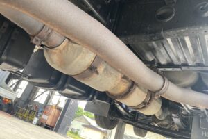 サムネイル: 平成22年　三菱　スーパーグレート　大型4段クレーン付きセルフ　ラジコン　車検令和8年6月　