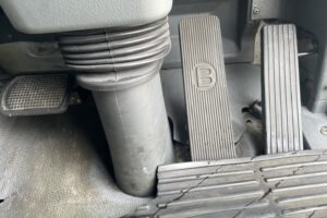 サムネイル: 平成22年　三菱　スーパーグレート　大型4段クレーン付きセルフ　ラジコン　車検令和8年6月　