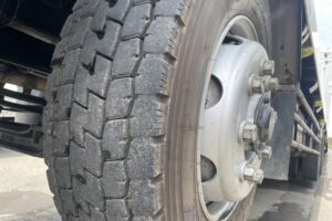 サムネイル: 平成22年　三菱　スーパーグレート　大型4段クレーン付きセルフ　ラジコン　車検令和8年6月　