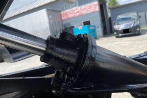 サムネイル: 平成24年　いすゞ　エルフ　２トンダンプ　３方開き・コボレーン付・小型貨物（4ナンバー）（車検1年付）