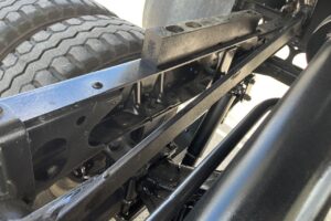 サムネイル: 平成24年　いすゞ　エルフ　２トンダンプ　３方開き・コボレーン付・小型貨物（4ナンバー）（車検1年付）