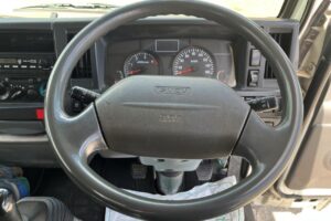 サムネイル: 平成24年　いすゞ　エルフ　２トンダンプ　３方開き・コボレーン付・小型貨物（4ナンバー）（車検1年付）