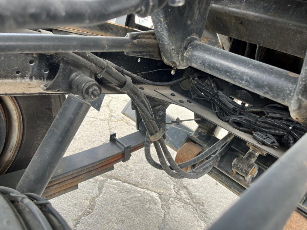平成29年　いすゞ　エルフ　３トンローダーダンプ　３方開・コボレーン付・小型貨物（４ナンバー）（車検1年付）
