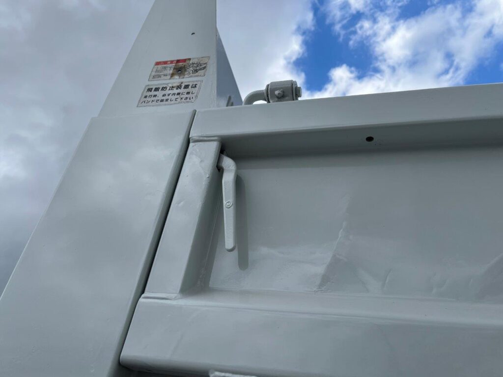 平成29年　いすゞ　エルフ　３トンローダーダンプ　３方開・コボレーン付・小型貨物（４ナンバー）（車検1年付）