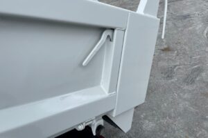 サムネイル: 平成29年　いすゞ　エルフ　３トンローダーダンプ　３方開・コボレーン付・小型貨物（４ナンバー）（車検1年付）