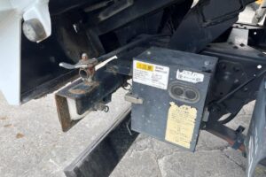 サムネイル: 平成29年　いすゞ　エルフ　３トンローダーダンプ　３方開・コボレーン付・小型貨物（４ナンバー）（車検1年付）