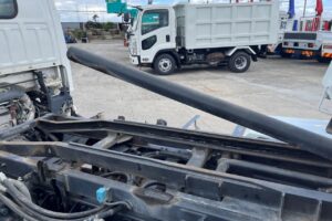 サムネイル: 平成29年　いすゞ　エルフ　３トンローダーダンプ　３方開・コボレーン付・小型貨物（４ナンバー）（車検1年付）