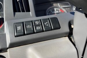 サムネイル: 平成29年　いすゞ　エルフ　３トンローダーダンプ　３方開・コボレーン付・小型貨物（４ナンバー）（車検1年付）