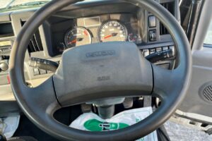 サムネイル: 平成29年　いすゞ　エルフ　３トンローダーダンプ　３方開・コボレーン付・小型貨物（４ナンバー）（車検1年付）