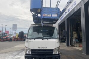 サムネイル: 平成26年　エルフ12M高所作業車　スチールバケット　車検2年付