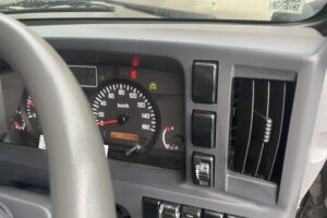 サムネイル: 平成26年　エルフ12M高所作業車　スチールバケット　車検2年付