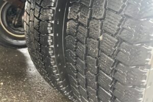サムネイル: 平成26年　エルフ12M高所作業車　スチールバケット　車検2年付