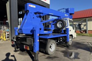 サムネイル: 平成26年　エルフ12M高所作業車　スチールバケット　車検2年付