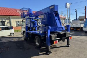 サムネイル: 平成26年　エルフ12M高所作業車　スチールバケット　車検2年付
