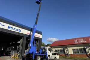 サムネイル: 平成26年　エルフ12M高所作業車　スチールバケット　車検2年付