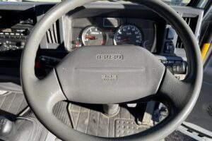 サムネイル: 平成26年　エルフ12M高所作業車　スチールバケット　車検2年付