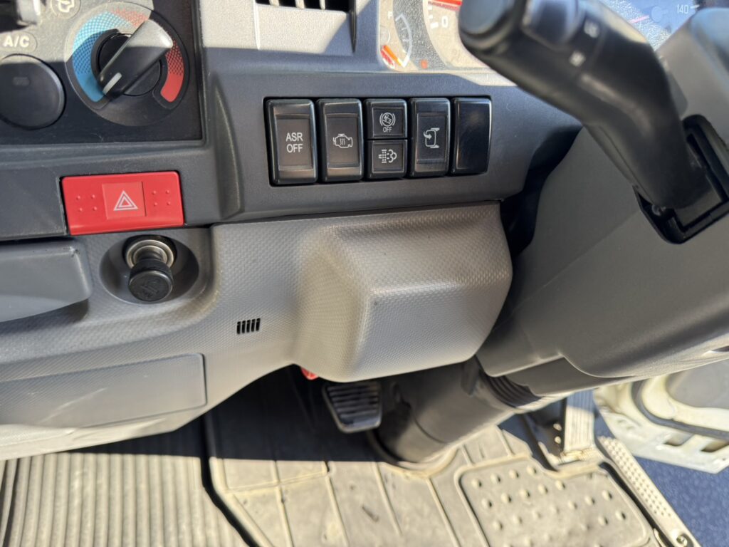 平成26年　エルフ12M高所作業車　スチールバケット　車検2年付