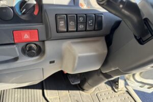 サムネイル: 平成26年　エルフ12M高所作業車　スチールバケット　車検2年付