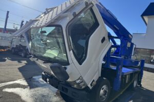 サムネイル: 平成26年　エルフ12M高所作業車　スチールバケット　車検2年付