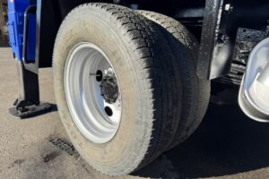 サムネイル: 平成26年　エルフ12M高所作業車　スチールバケット　車検2年付