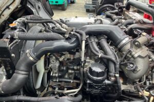 サムネイル: 平成23年　いすゞ　フォワード　４トン４段クレーンロング　フックイン・ラジコン付・MTモード付AT（車検1年付）