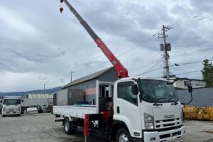 サムネイル: 平成23年　いすゞ　フォワード　４トン４段クレーンロング　フックイン・ラジコン付・MTモード付AT（車検1年付）