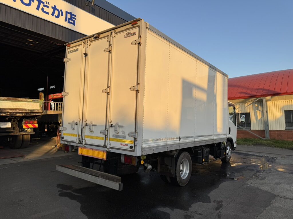 平成20年　エルフ 4トンパネルワイドロング　サイドドア　ラッシングレール1段　車検1年付
