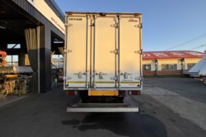 サムネイル: 平成20年　エルフ 4トンパネルワイドロング　サイドドア　ラッシングレール1段　車検1年付