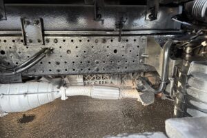 サムネイル: 平成20年　エルフ 4トンパネルワイドロング　サイドドア　ラッシングレール1段　車検1年付