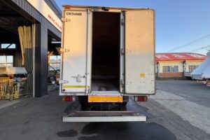 サムネイル: 平成20年　エルフ 4トンパネルワイドロング　サイドドア　ラッシングレール1段　車検1年付