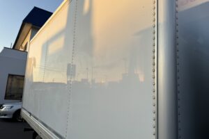 サムネイル: 平成20年　エルフ 4トンパネルワイドロング　サイドドア　ラッシングレール1段　車検1年付