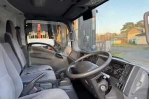 サムネイル: 平成20年　エルフ 4トンパネルワイドロング　サイドドア　ラッシングレール1段　車検1年付