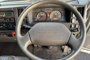 サムネイル: 平成20年　エルフ 4トンパネルワイドロング　サイドドア　ラッシングレール1段　車検1年付
