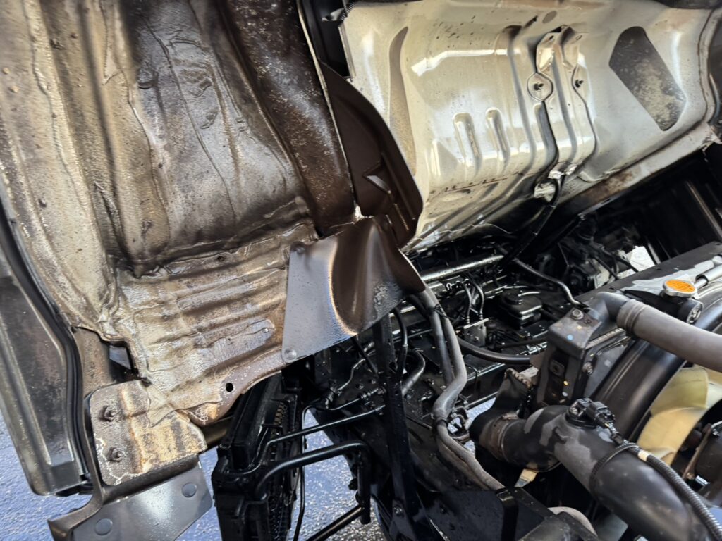 平成20年　エルフ 4トンパネルワイドロング　サイドドア　ラッシングレール1段　車検1年付