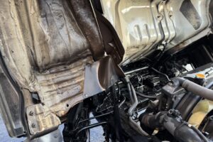 サムネイル: 平成20年　エルフ 4トンパネルワイドロング　サイドドア　ラッシングレール1段　車検1年付