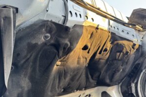 サムネイル: 平成20年　エルフ 4トンパネルワイドロング　サイドドア　ラッシングレール1段　車検1年付
