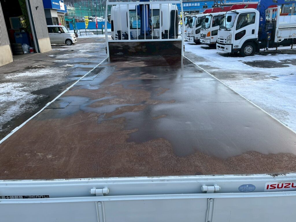 ◆平成23年　いすゞ　フォワード４トン４段クレーンロング　◆ラジコン　◆（車検１年付）◆荷台内寸560ｃｍ×216ｃｍ～在庫確認は北見店へ℡0157-57-7166～