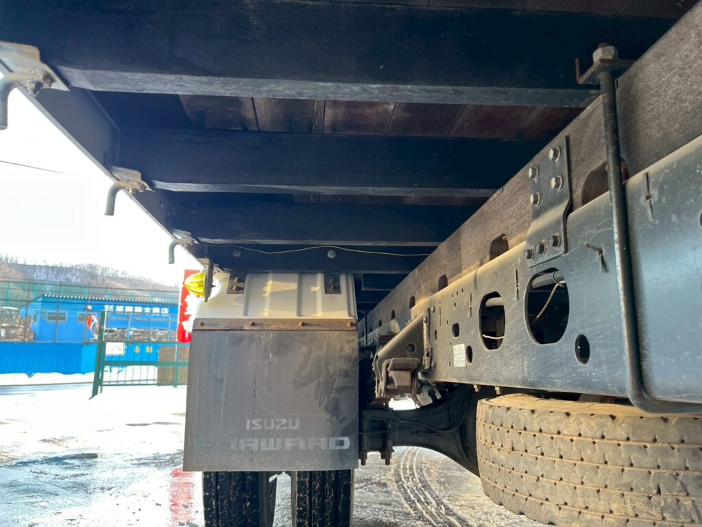 ◆平成23年　いすゞ　フォワード４トン４段クレーンロング　◆ラジコン　◆（車検１年付）◆荷台内寸560ｃｍ×216ｃｍ～在庫確認は北見店へ℡0157-57-7166～