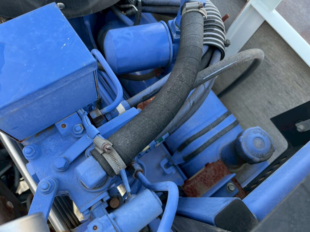 ◆平成23年　いすゞ　フォワード４トン４段クレーンロング　◆ラジコン　◆（車検１年付）◆荷台内寸560ｃｍ×216ｃｍ～在庫確認は北見店へ℡0157-57-7166～