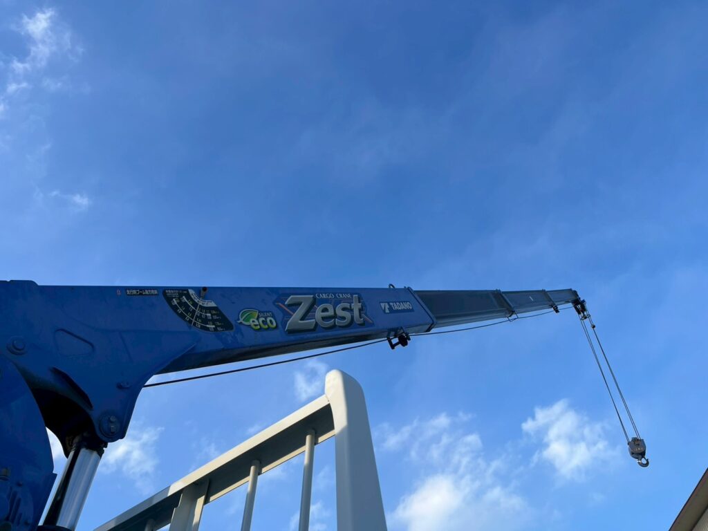 ◆平成23年　いすゞ　フォワード４トン４段クレーンロング　◆ラジコン　◆（車検１年付）◆荷台内寸560ｃｍ×216ｃｍ～在庫確認は北見店へ℡0157-57-7166～