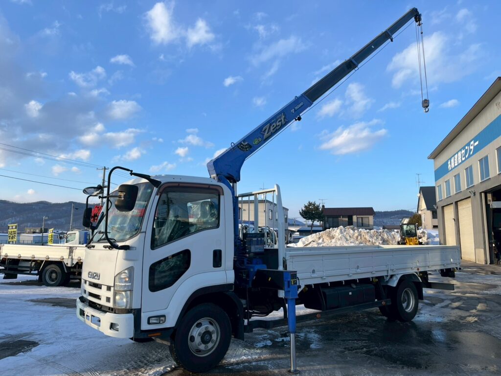 ◆平成23年　いすゞ　フォワード４トン４段クレーンロング　◆ラジコン　◆（車検１年付）◆荷台内寸560ｃｍ×216ｃｍ～在庫確認は北見店へ℡0157-57-7166～