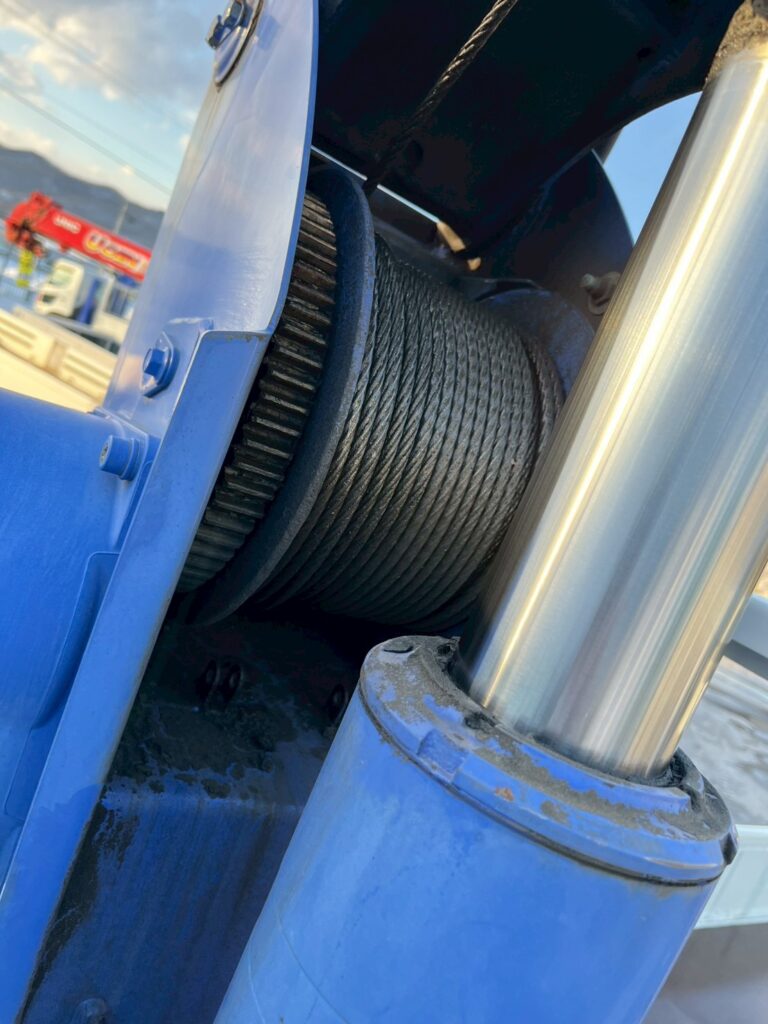 ◆平成23年　いすゞ　フォワード４トン４段クレーンロング　◆ラジコン　◆（車検１年付）◆荷台内寸560ｃｍ×216ｃｍ～在庫確認は北見店へ℡0157-57-7166～